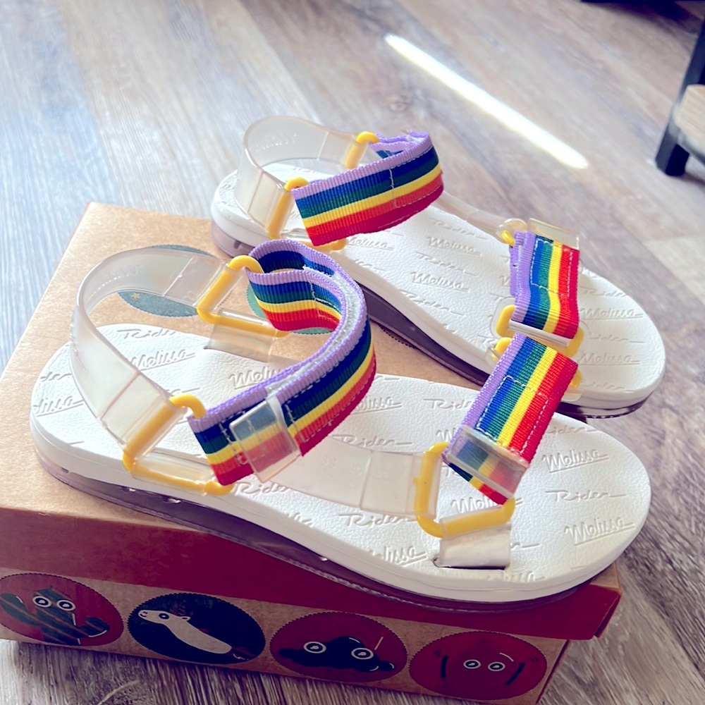 Mini Melissa Rider Rainbow Big Kids size 4 Unisex Summer ☀️ - Picture 2 of 4